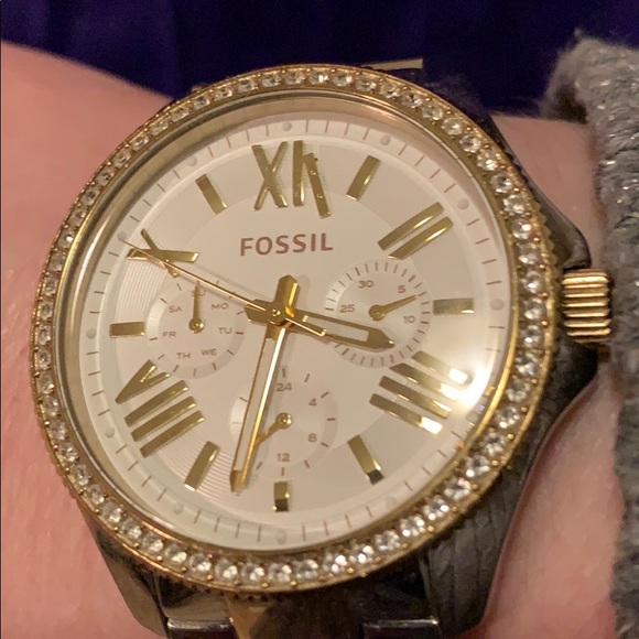 Fossil Jewelry - 3/$20 Ladies Fossil bracelet watch